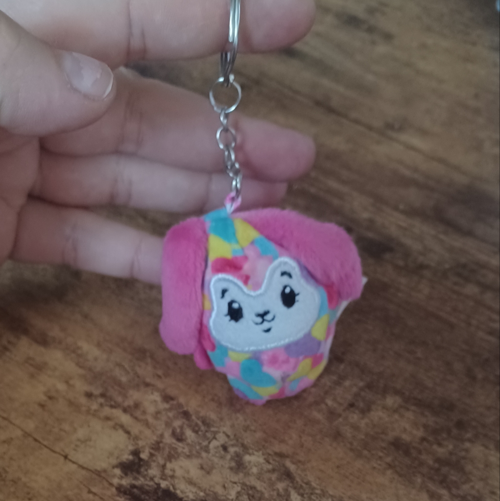 Pikmi Pops Surprise Scented Plushie Beanie Keychain